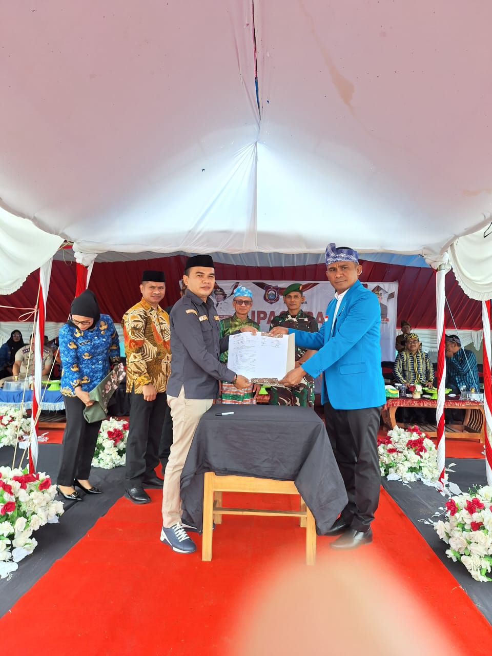 Foto Istimewa, Ketua Bawaslu Buton Utara dan Ketua KNPI Buton Utara